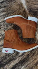 Botina Látex Solado Branco em Couro Caramelo